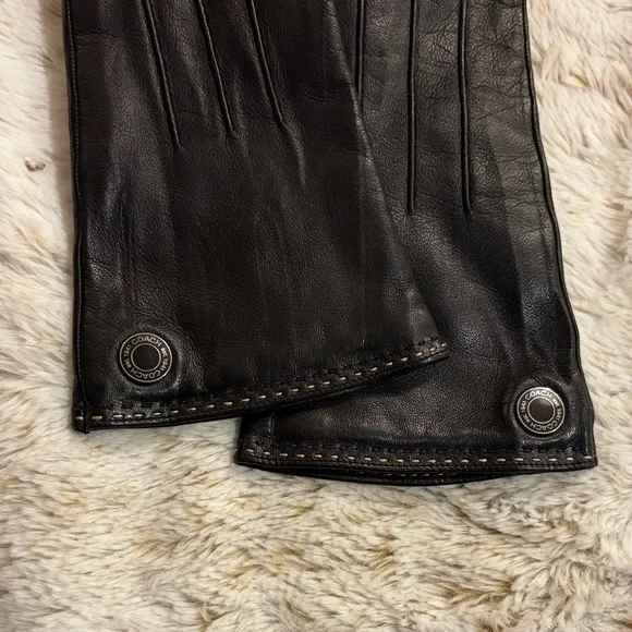 Coach Y2K Black Vintage Buttery Soft Leather Gloves ✨ Silver Logo Button Detail - Picture 3 of 9